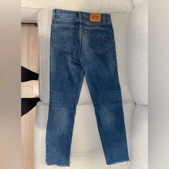 Levis Jeans - Picture 2 of 6